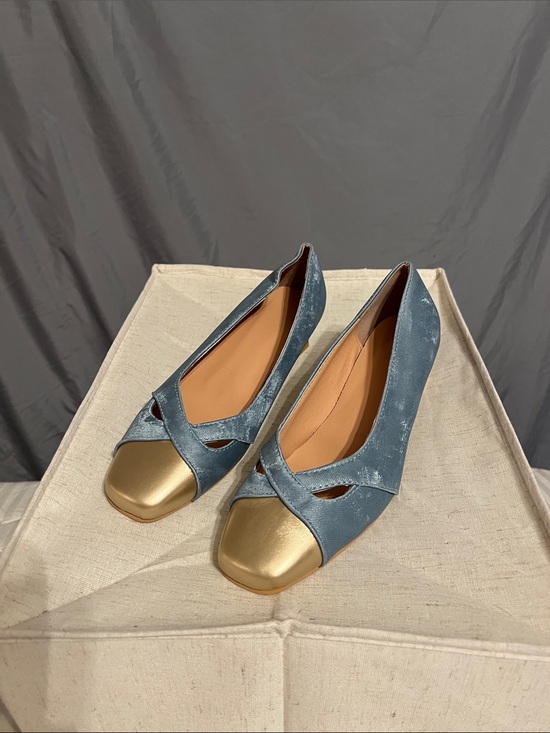 SHEIN Shoes - SHEIN Blue Velvet Heels with Gold Toe